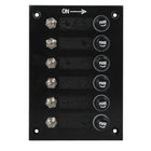 El-panel med 6 kontakter, monteret på en båd